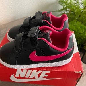 New Nike tennis shoes, size 8 toddler